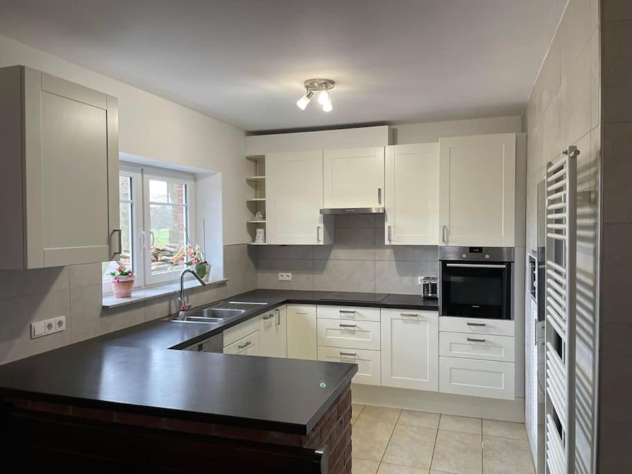 Charmante Ferienwohnung In Idyllischer Lage Jever Esterno foto