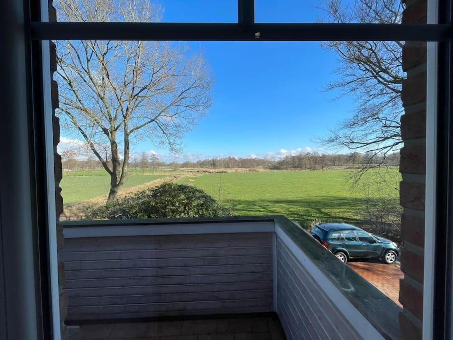 Charmante Ferienwohnung In Idyllischer Lage Jever Esterno foto